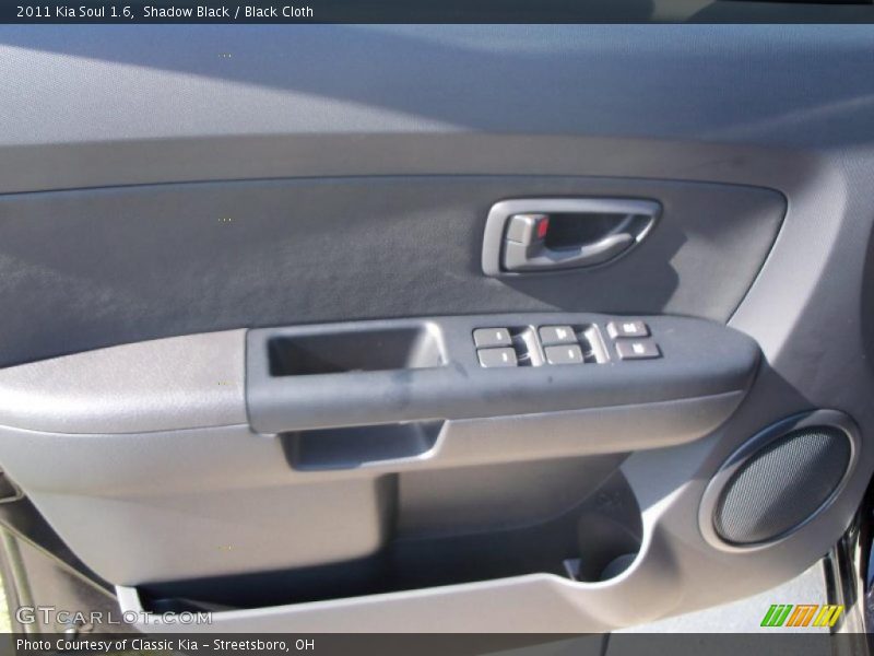 Shadow Black / Black Cloth 2011 Kia Soul 1.6