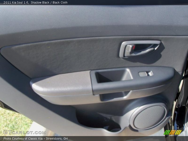Shadow Black / Black Cloth 2011 Kia Soul 1.6