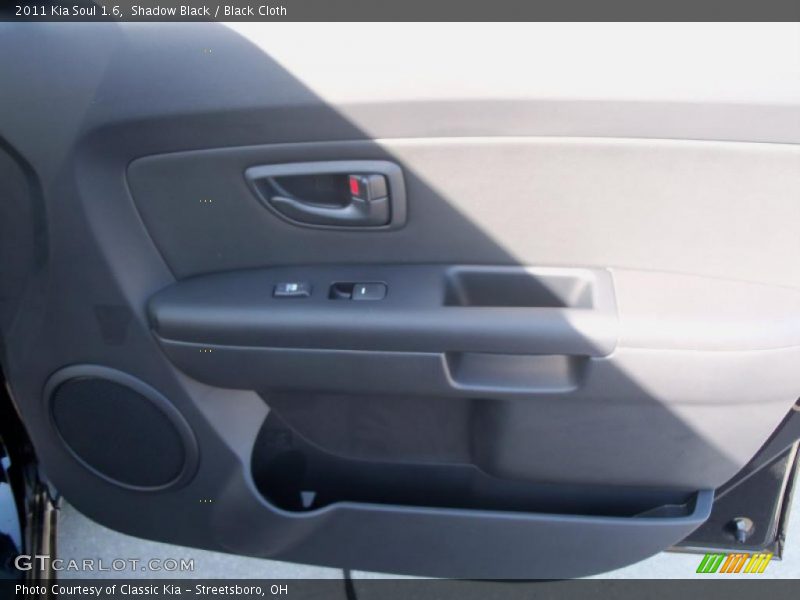Shadow Black / Black Cloth 2011 Kia Soul 1.6
