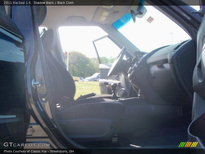 Shadow Black / Black Cloth 2011 Kia Soul 1.6
