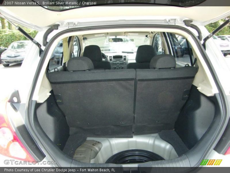 Brilliant Silver Metallic / Charcoal 2007 Nissan Versa S
