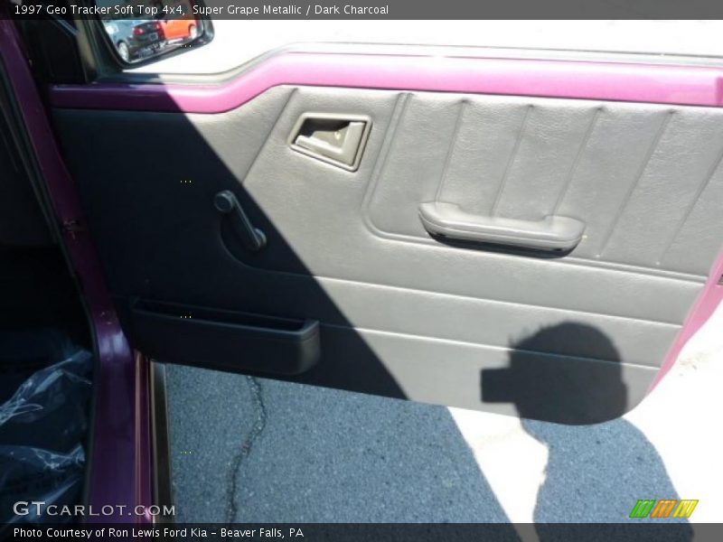 Super Grape Metallic / Dark Charcoal 1997 Geo Tracker Soft Top 4x4