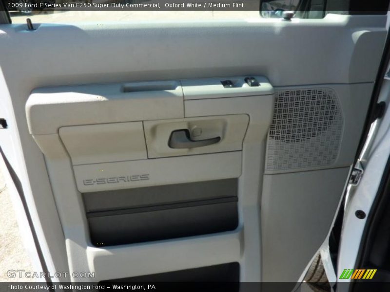 Oxford White / Medium Flint 2009 Ford E Series Van E250 Super Duty Commercial