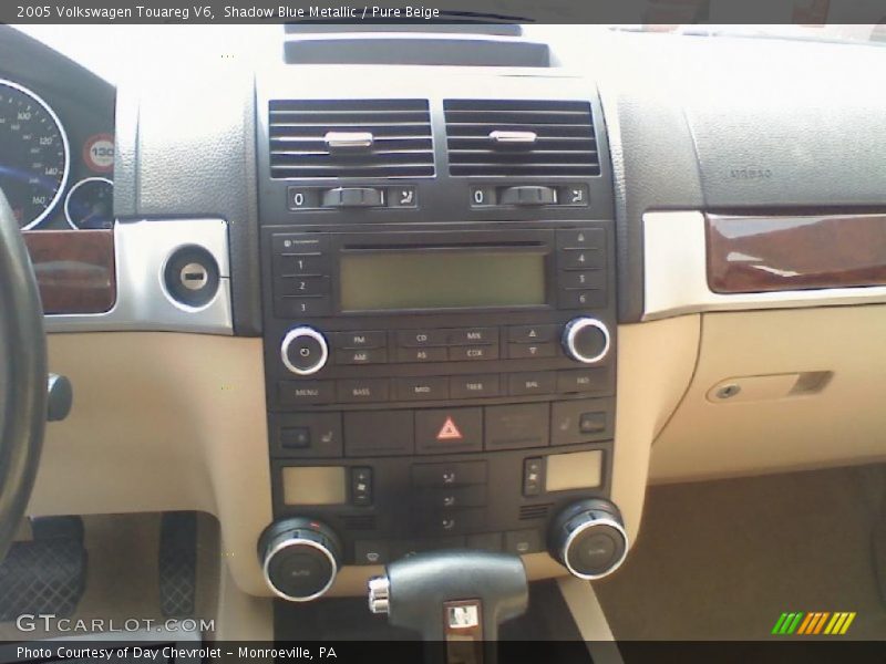 Shadow Blue Metallic / Pure Beige 2005 Volkswagen Touareg V6