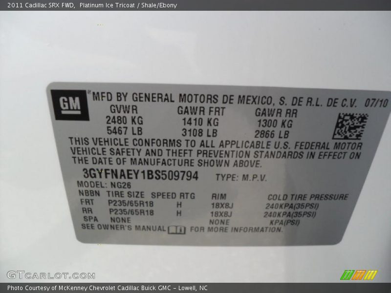 Platinum Ice Tricoat / Shale/Ebony 2011 Cadillac SRX FWD