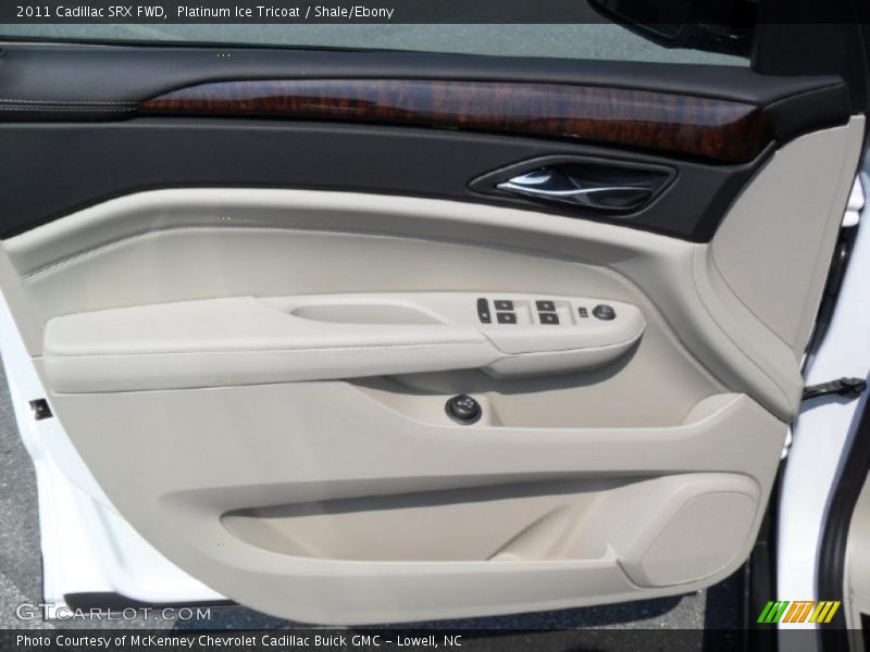 Platinum Ice Tricoat / Shale/Ebony 2011 Cadillac SRX FWD