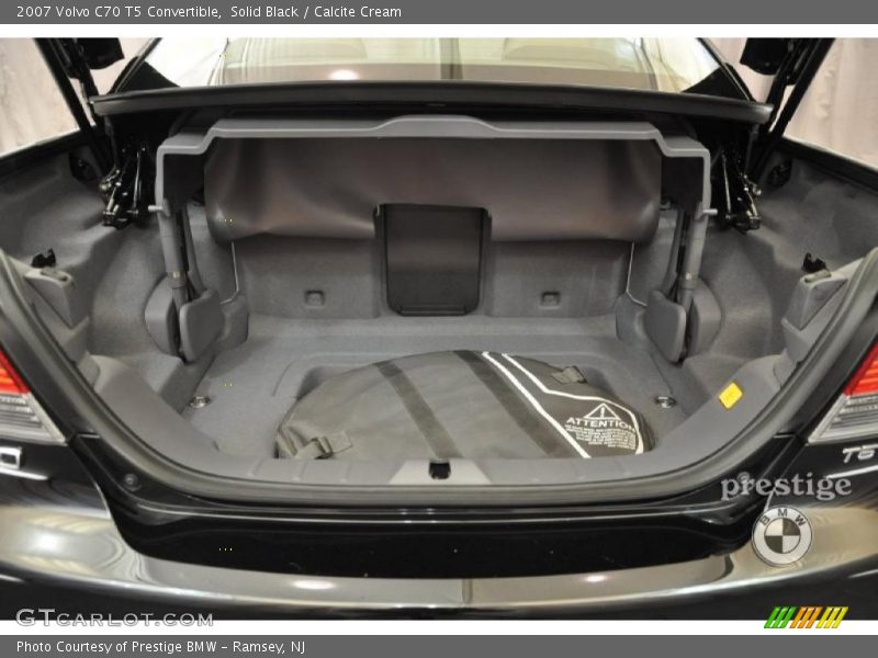 Solid Black / Calcite Cream 2007 Volvo C70 T5 Convertible