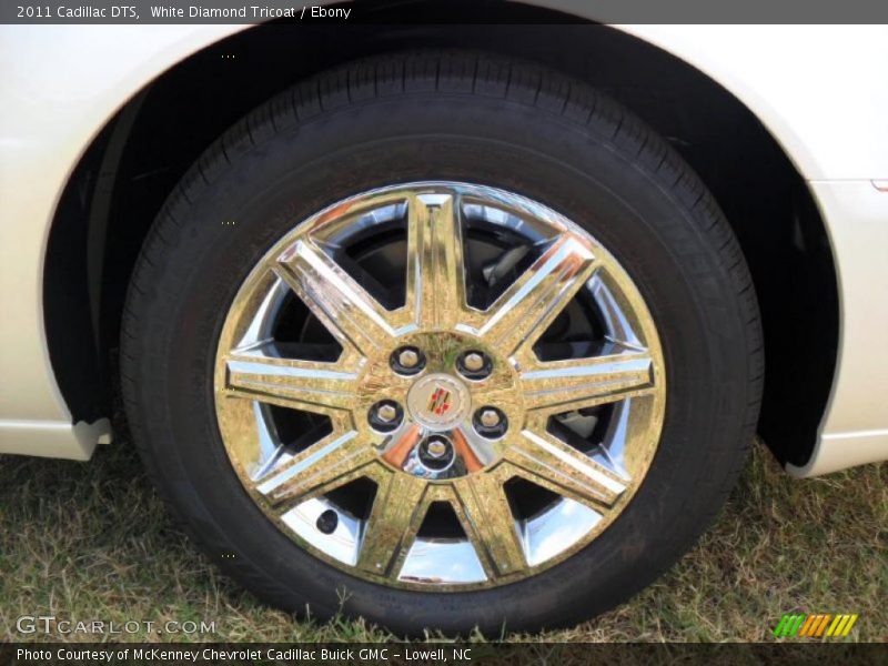 White Diamond Tricoat / Ebony 2011 Cadillac DTS
