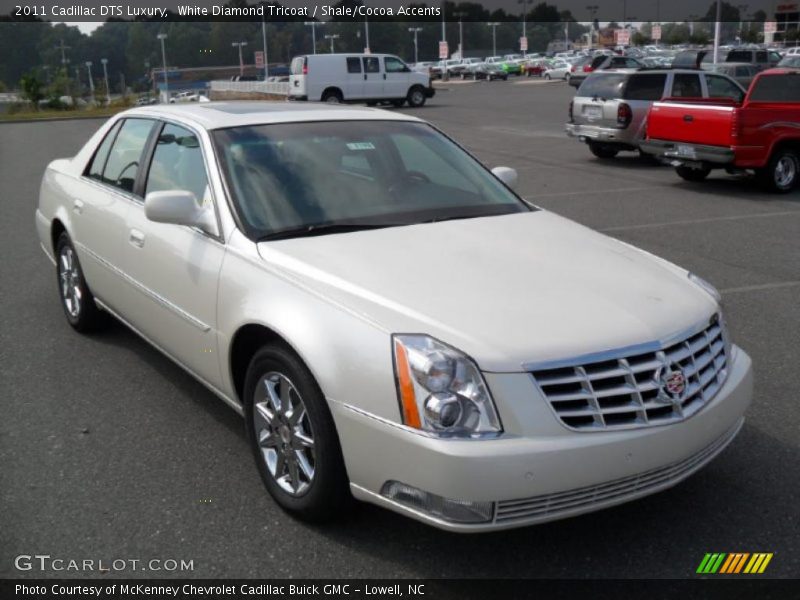 White Diamond Tricoat / Shale/Cocoa Accents 2011 Cadillac DTS Luxury