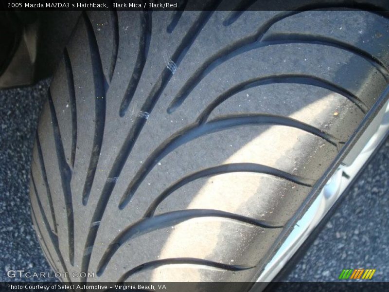 Black Mica / Black/Red 2005 Mazda MAZDA3 s Hatchback