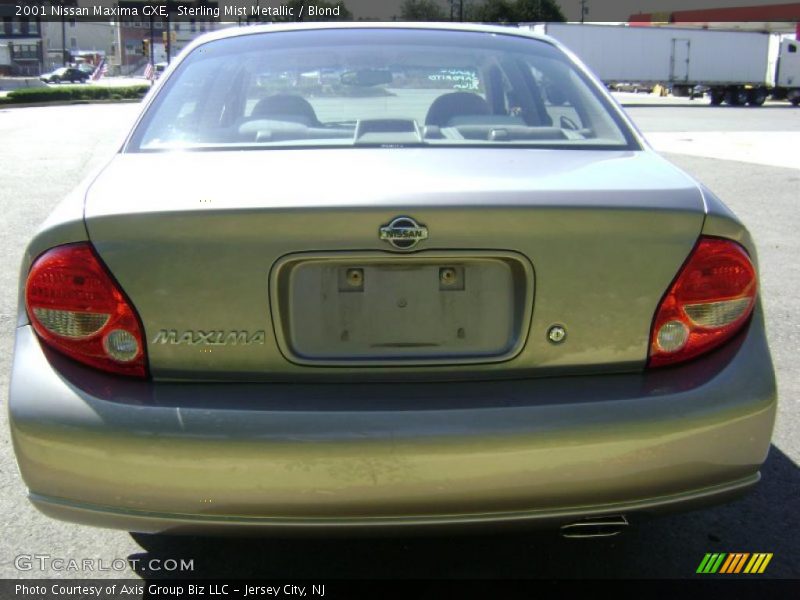 Sterling Mist Metallic / Blond 2001 Nissan Maxima GXE