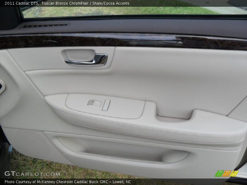 Tuscan Bronze ChromFlair / Shale/Cocoa Accents 2011 Cadillac DTS