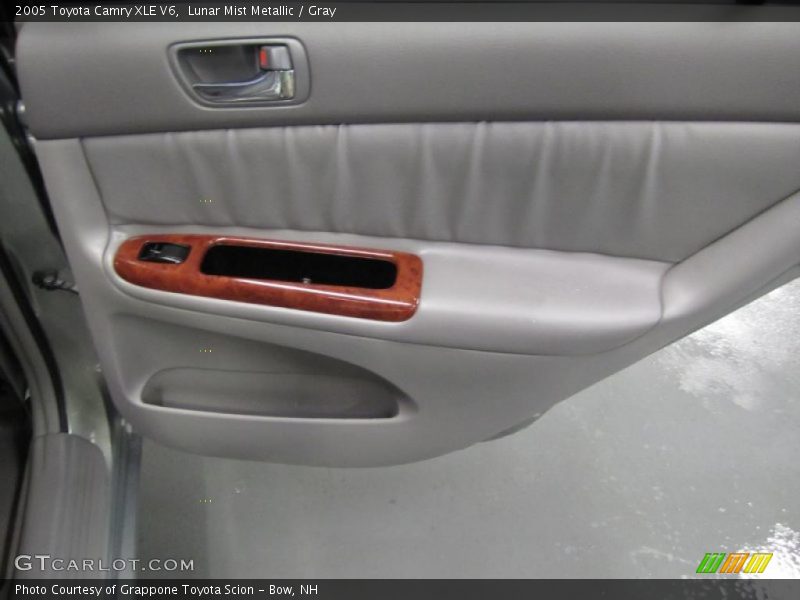 Lunar Mist Metallic / Gray 2005 Toyota Camry XLE V6