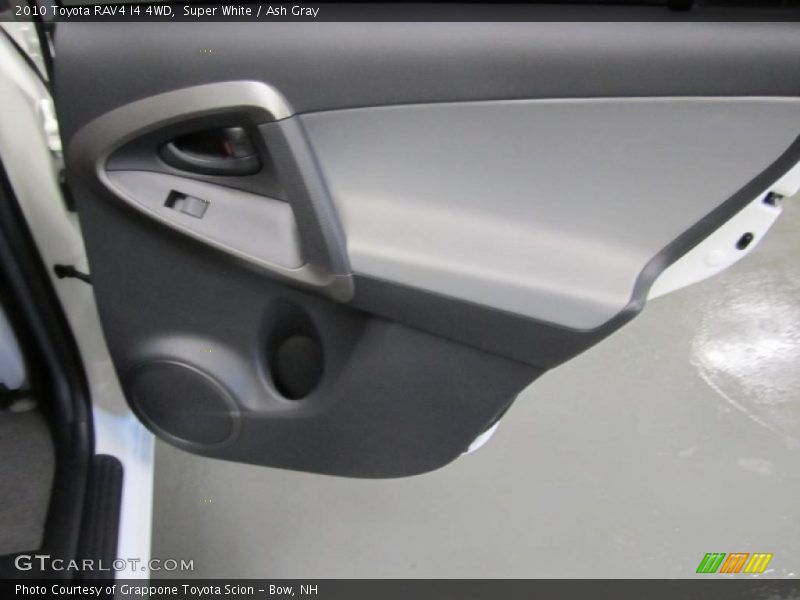 Super White / Ash Gray 2010 Toyota RAV4 I4 4WD