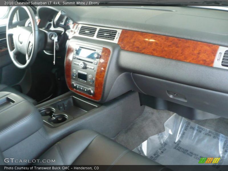 Summit White / Ebony 2010 Chevrolet Suburban LT 4x4