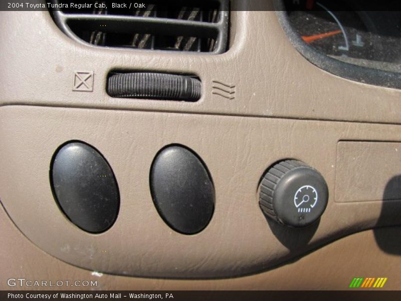 Black / Oak 2004 Toyota Tundra Regular Cab