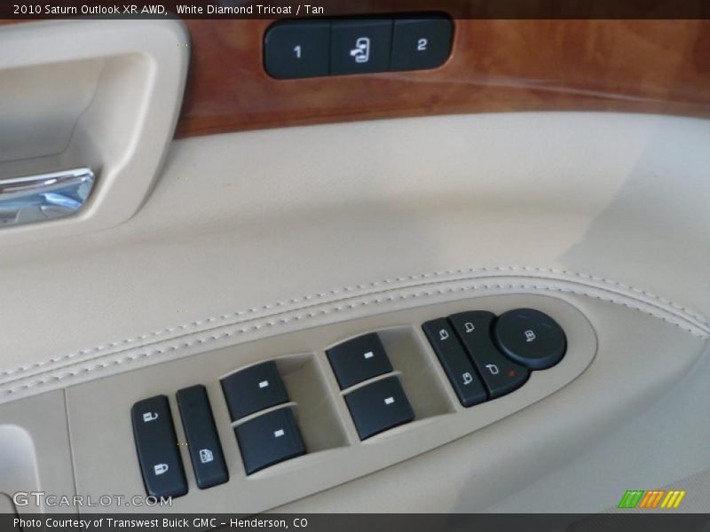 White Diamond Tricoat / Tan 2010 Saturn Outlook XR AWD
