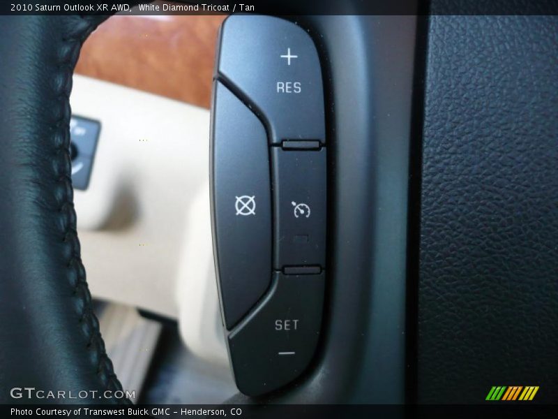 White Diamond Tricoat / Tan 2010 Saturn Outlook XR AWD