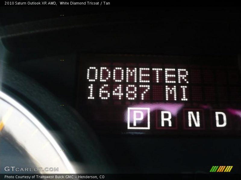 White Diamond Tricoat / Tan 2010 Saturn Outlook XR AWD