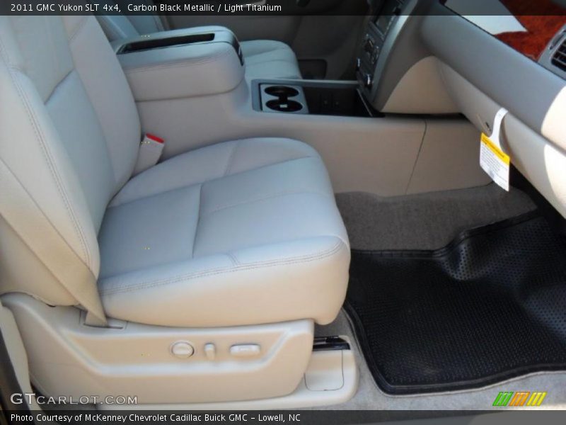 Carbon Black Metallic / Light Titanium 2011 GMC Yukon SLT 4x4