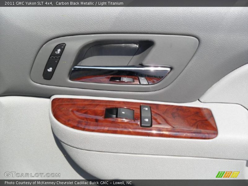 Carbon Black Metallic / Light Titanium 2011 GMC Yukon SLT 4x4