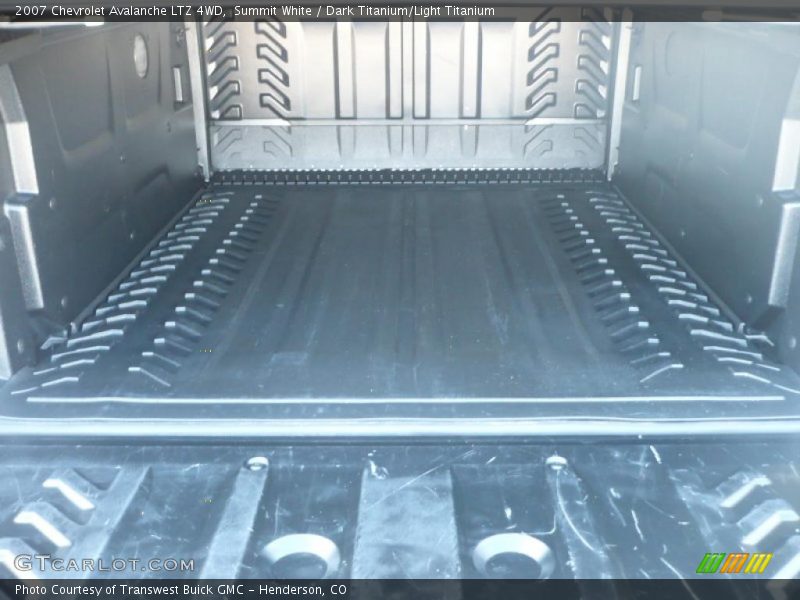 Summit White / Dark Titanium/Light Titanium 2007 Chevrolet Avalanche LTZ 4WD