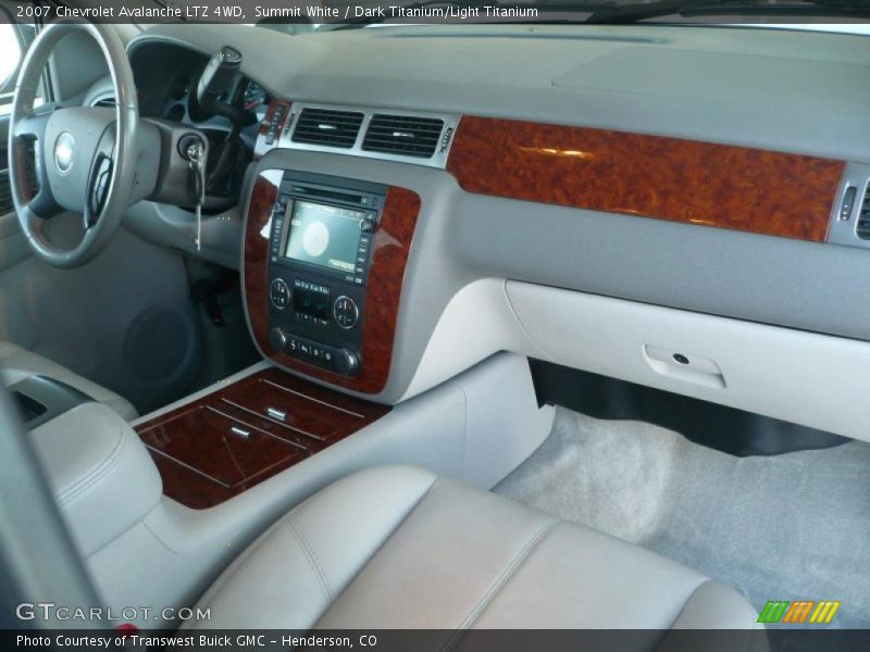 Summit White / Dark Titanium/Light Titanium 2007 Chevrolet Avalanche LTZ 4WD