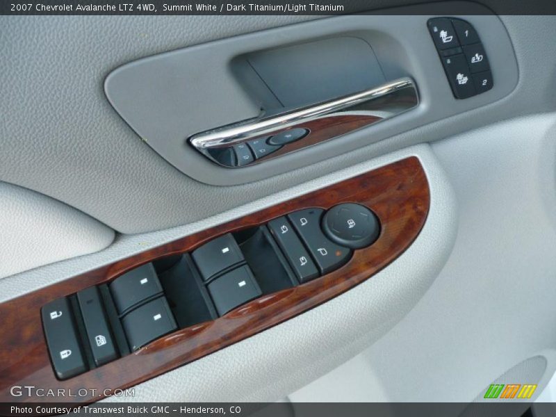 Summit White / Dark Titanium/Light Titanium 2007 Chevrolet Avalanche LTZ 4WD