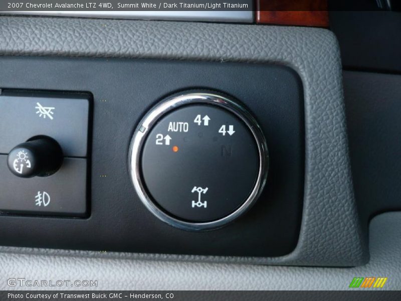 Summit White / Dark Titanium/Light Titanium 2007 Chevrolet Avalanche LTZ 4WD