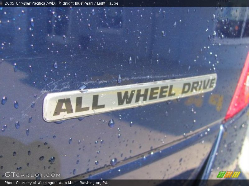 Midnight Blue Pearl / Light Taupe 2005 Chrysler Pacifica AWD