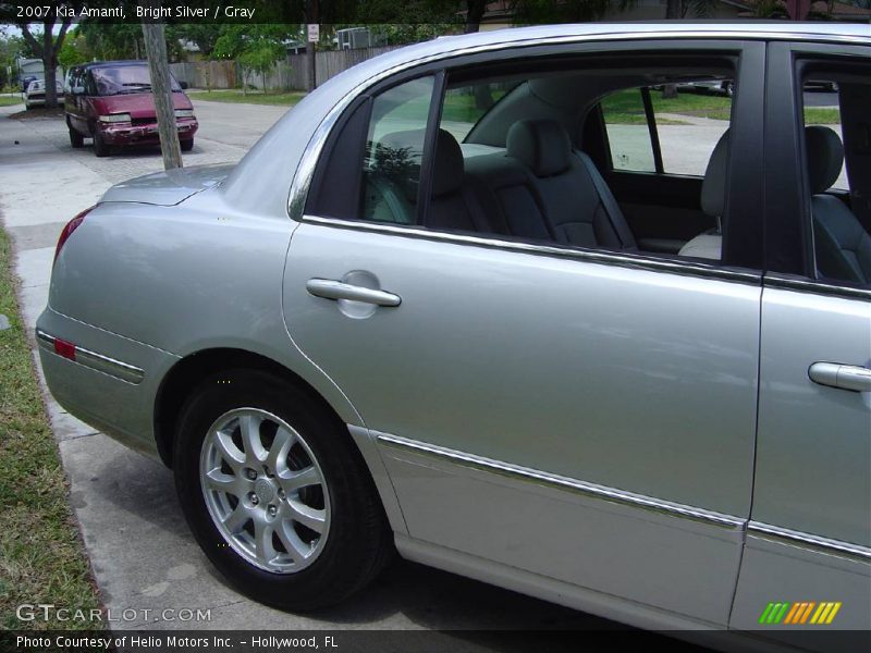 Bright Silver / Gray 2007 Kia Amanti