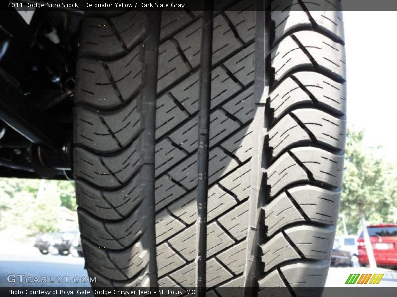 Detonator Yellow / Dark Slate Gray 2011 Dodge Nitro Shock