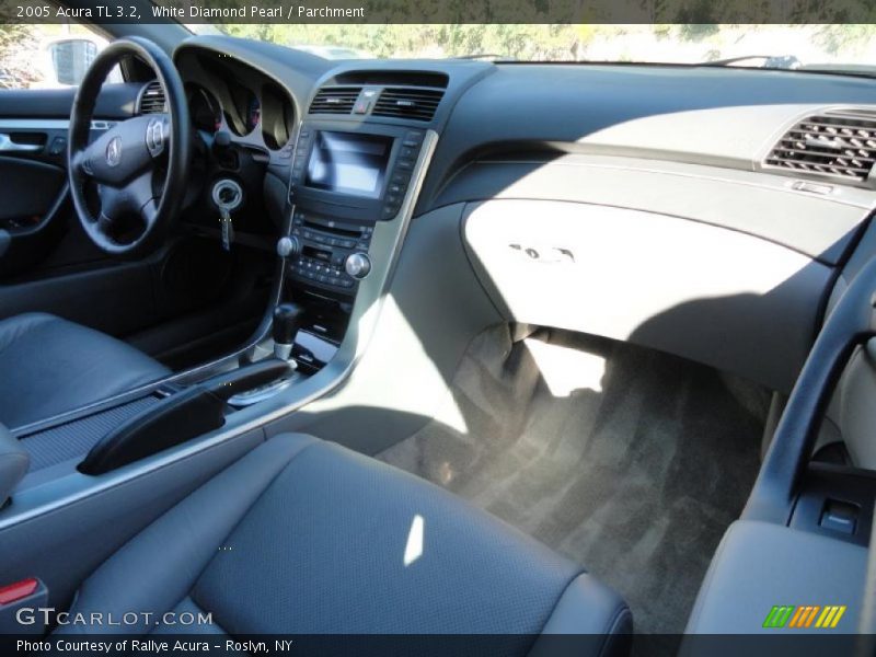 White Diamond Pearl / Parchment 2005 Acura TL 3.2