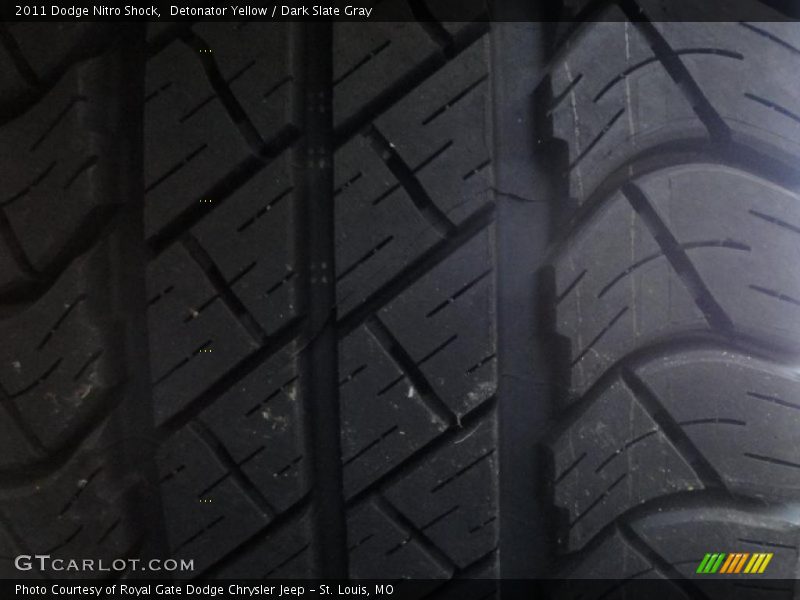 Detonator Yellow / Dark Slate Gray 2011 Dodge Nitro Shock