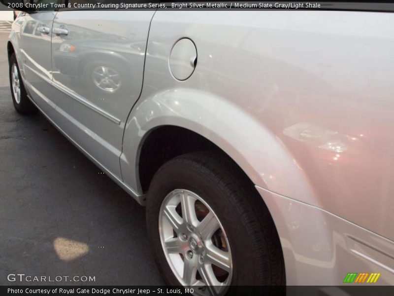 Bright Silver Metallic / Medium Slate Gray/Light Shale 2008 Chrysler Town & Country Touring Signature Series