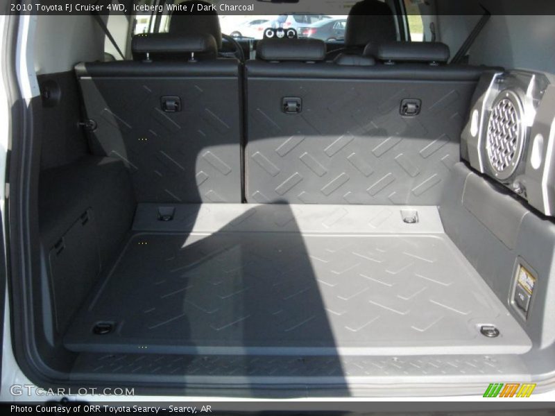 Iceberg White / Dark Charcoal 2010 Toyota FJ Cruiser 4WD