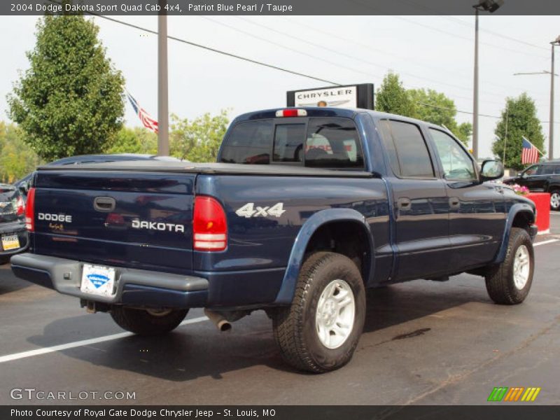 Patriot Blue Pearl / Taupe 2004 Dodge Dakota Sport Quad Cab 4x4