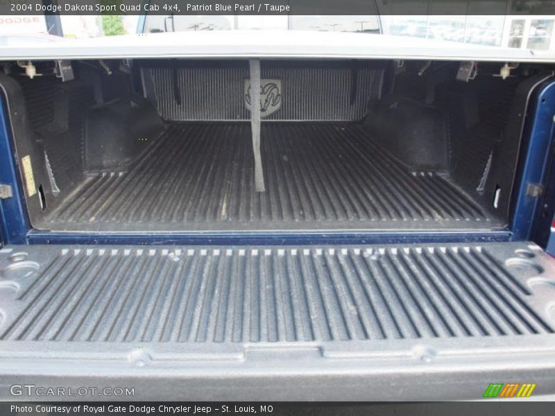 Patriot Blue Pearl / Taupe 2004 Dodge Dakota Sport Quad Cab 4x4