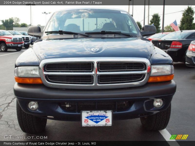 Patriot Blue Pearl / Taupe 2004 Dodge Dakota Sport Quad Cab 4x4
