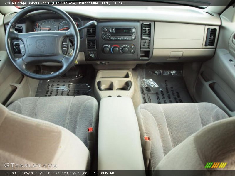 Patriot Blue Pearl / Taupe 2004 Dodge Dakota Sport Quad Cab 4x4