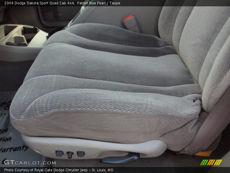 Patriot Blue Pearl / Taupe 2004 Dodge Dakota Sport Quad Cab 4x4