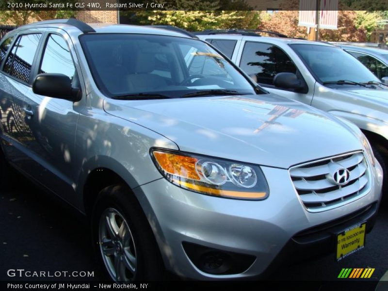 Radiant Silver / Gray 2010 Hyundai Santa Fe GLS 4WD