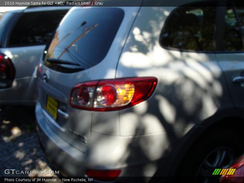 Radiant Silver / Gray 2010 Hyundai Santa Fe GLS 4WD