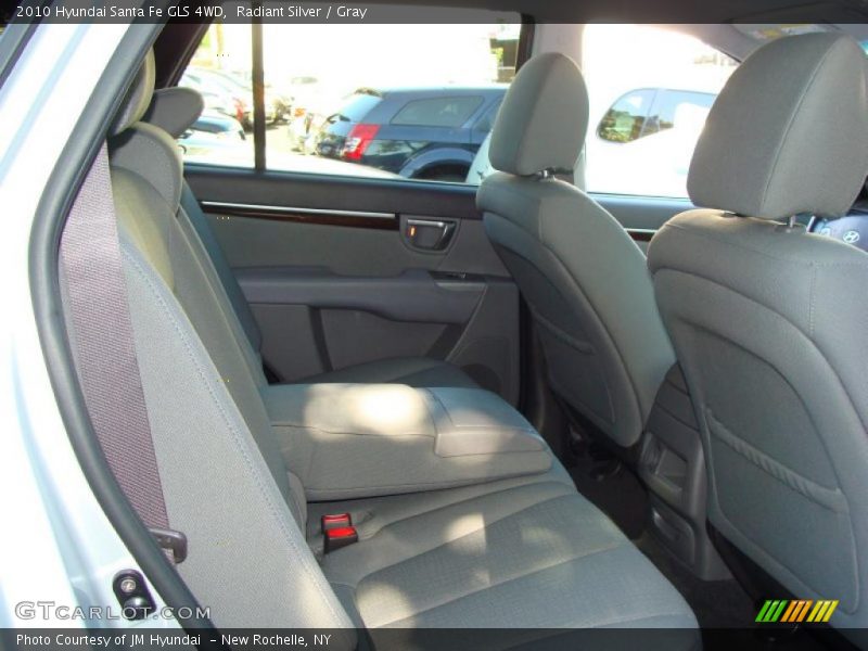 Radiant Silver / Gray 2010 Hyundai Santa Fe GLS 4WD