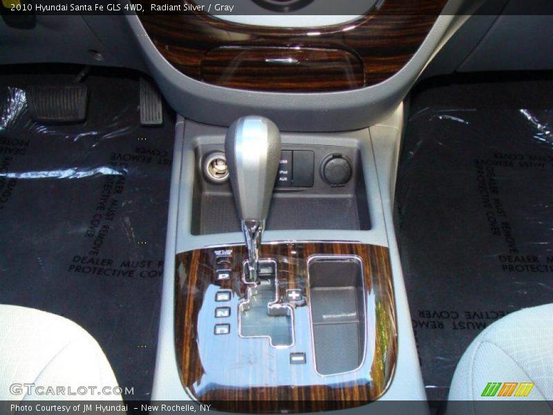 Radiant Silver / Gray 2010 Hyundai Santa Fe GLS 4WD