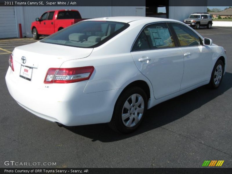 Super White / Ash 2011 Toyota Camry SE