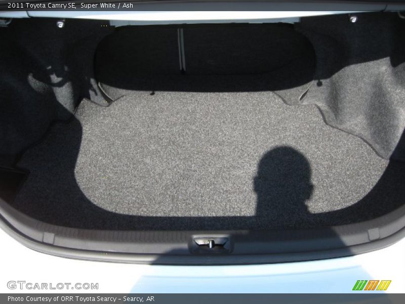 Super White / Ash 2011 Toyota Camry SE