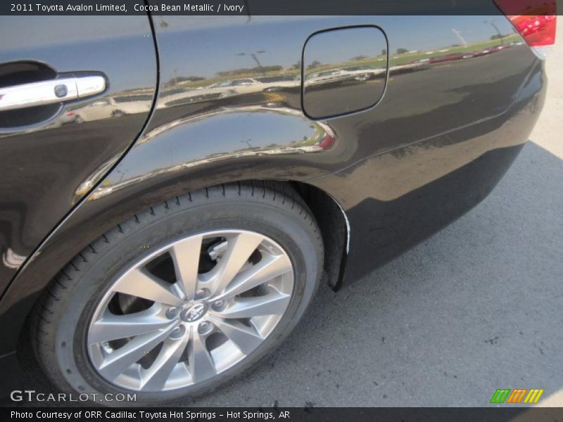 Cocoa Bean Metallic / Ivory 2011 Toyota Avalon Limited