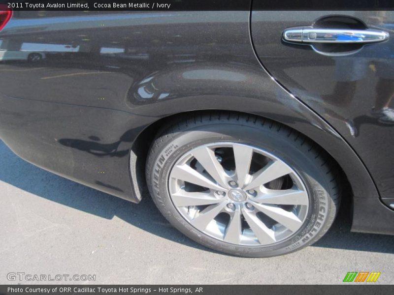 Cocoa Bean Metallic / Ivory 2011 Toyota Avalon Limited