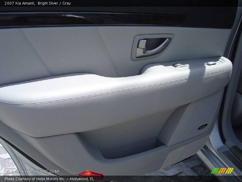 Bright Silver / Gray 2007 Kia Amanti